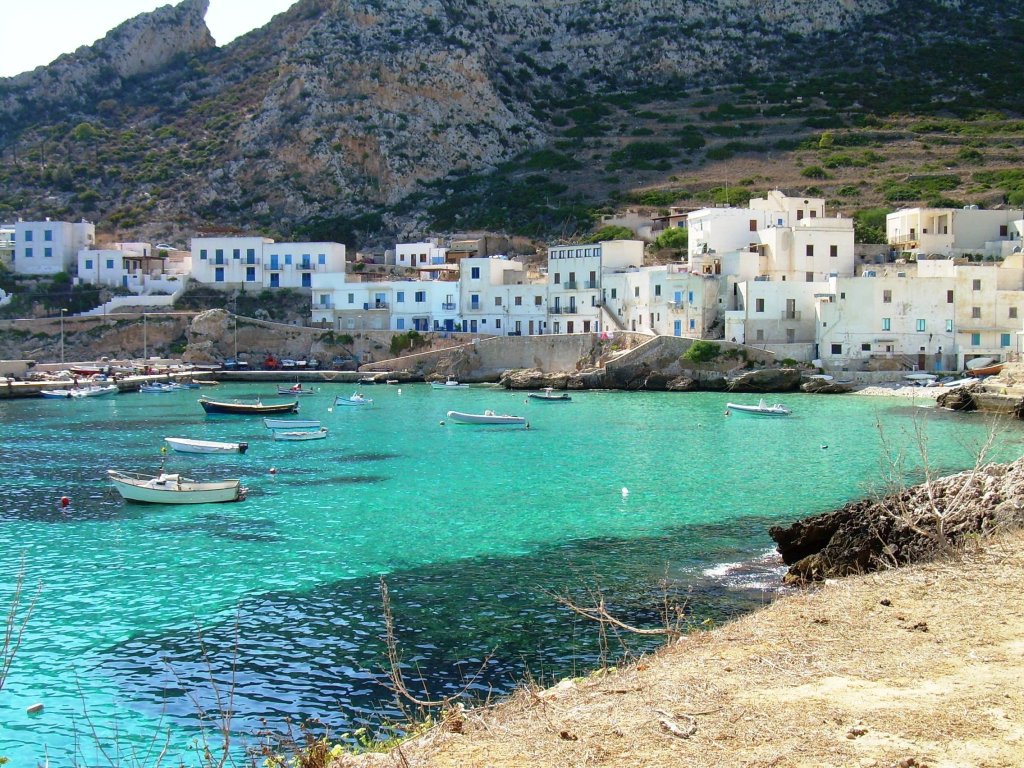 FAVIGNANA: la regina delle egadi in un solo giorno…….
