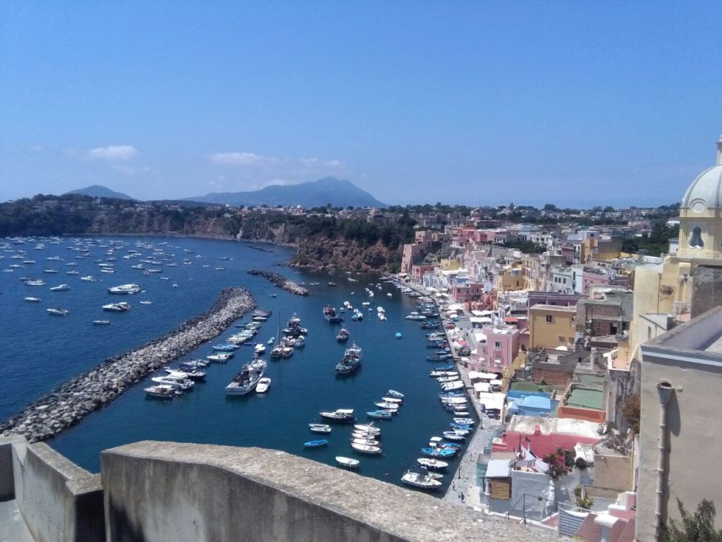 Come trascorrere una vacanza low cost sull’isola di&nbsp;Procida