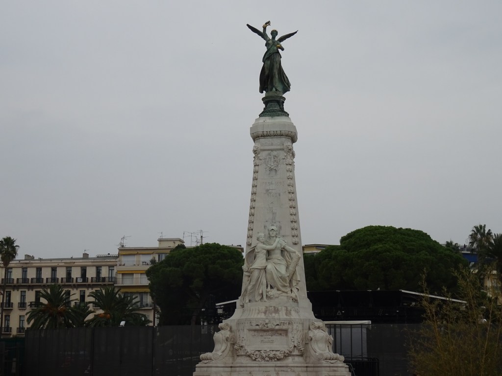 Come trascorrere un fine settimana a Nizza spendendo&nbsp;poco