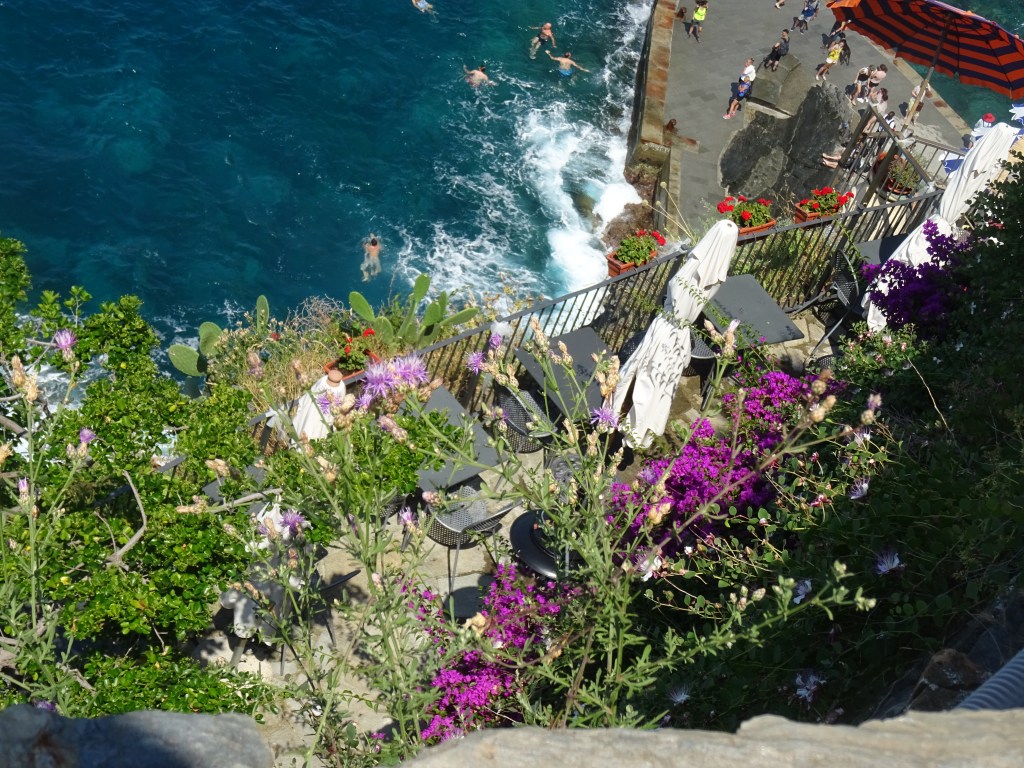 In bus dalla città di La Spezia al Parco delle 5 Terre:il modo migliore per godere di uno degli spettacoli paesaggistici più belli&nbsp;d’Italia