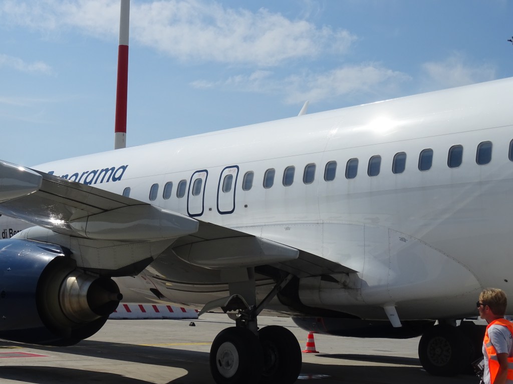 Dove alloggiare per godersi tutte le fasi di atterraggio e decollo di un aereo:qualche suggerimento utile per veri appassionati di aerei